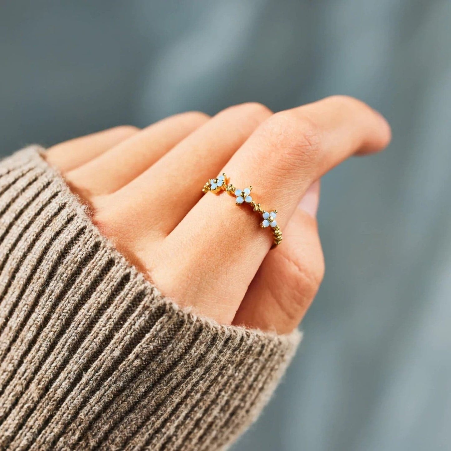 925 Sterling Silver Inlaid Zircon Flower Ring.