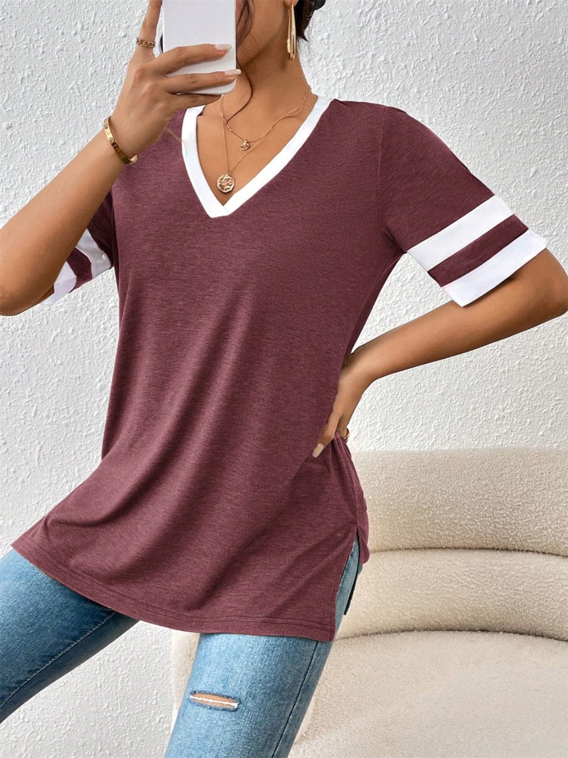 Contrast Trim V-Neck Short Sleeve T-Shirt.