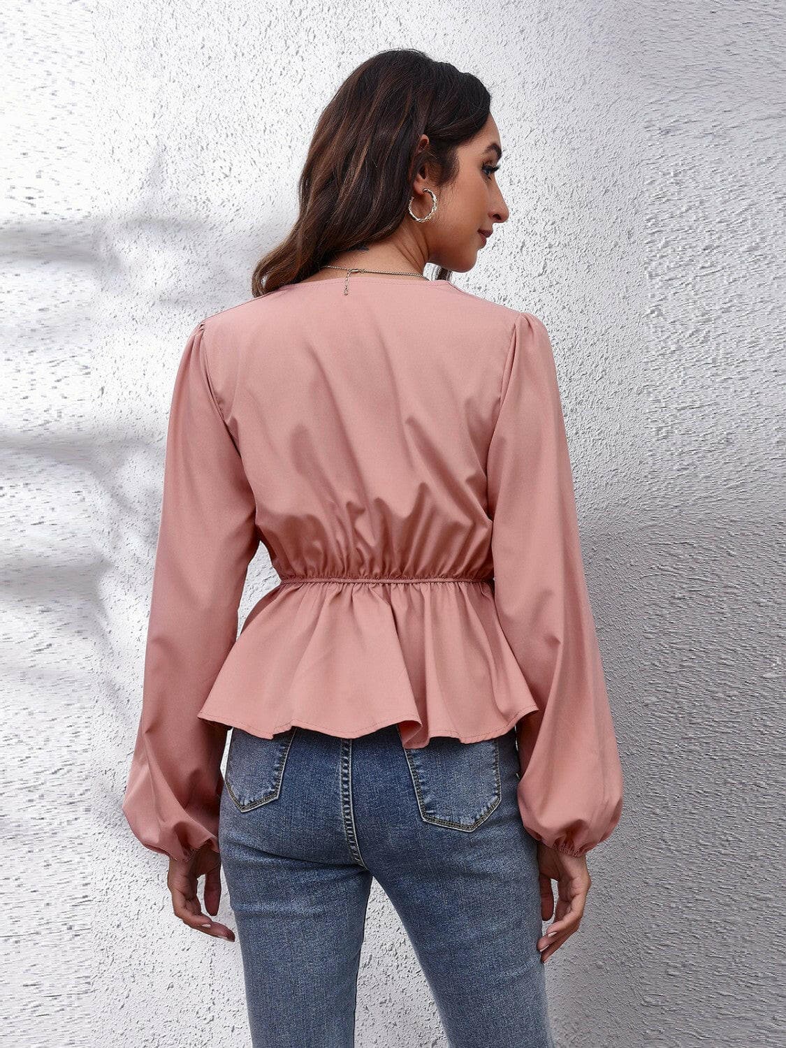 V-Neck Balloon Sleeve Peplum BlouseUpgrade Your Style with the V-Neck Balloon Sleeve Peplum Blouse
 Step up your fashion game with this elegant V-Neck Balloon Sleeve Peplum Blouse that effortlessly coLove Salve -Neck Balloon Sleeve Peplum BlouseBlouses