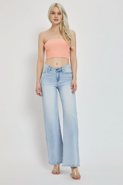 Risen wide-leg V-front waist jeans for a contemporary look