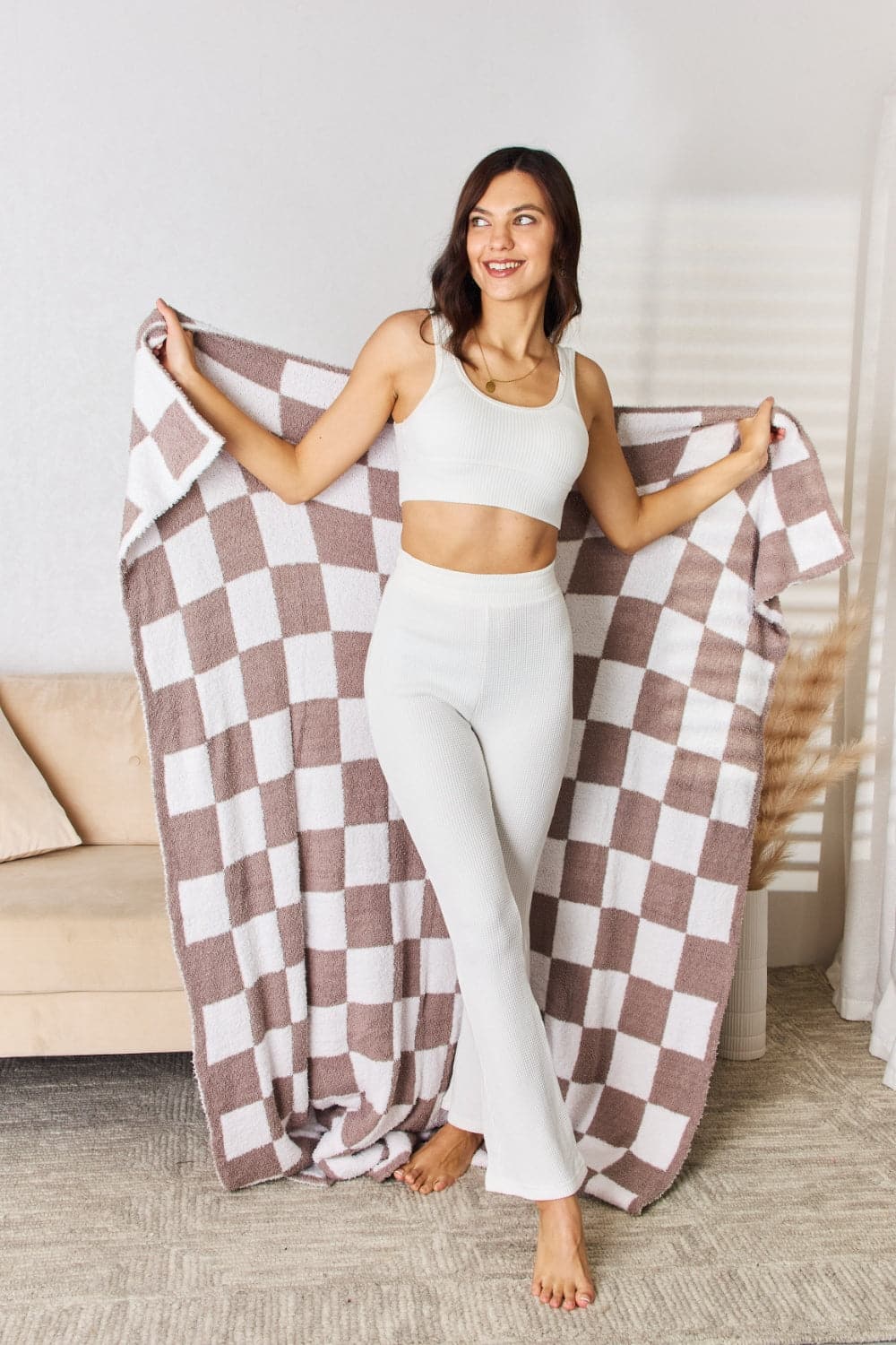 Chic checkered throw blanket for cozy elegance