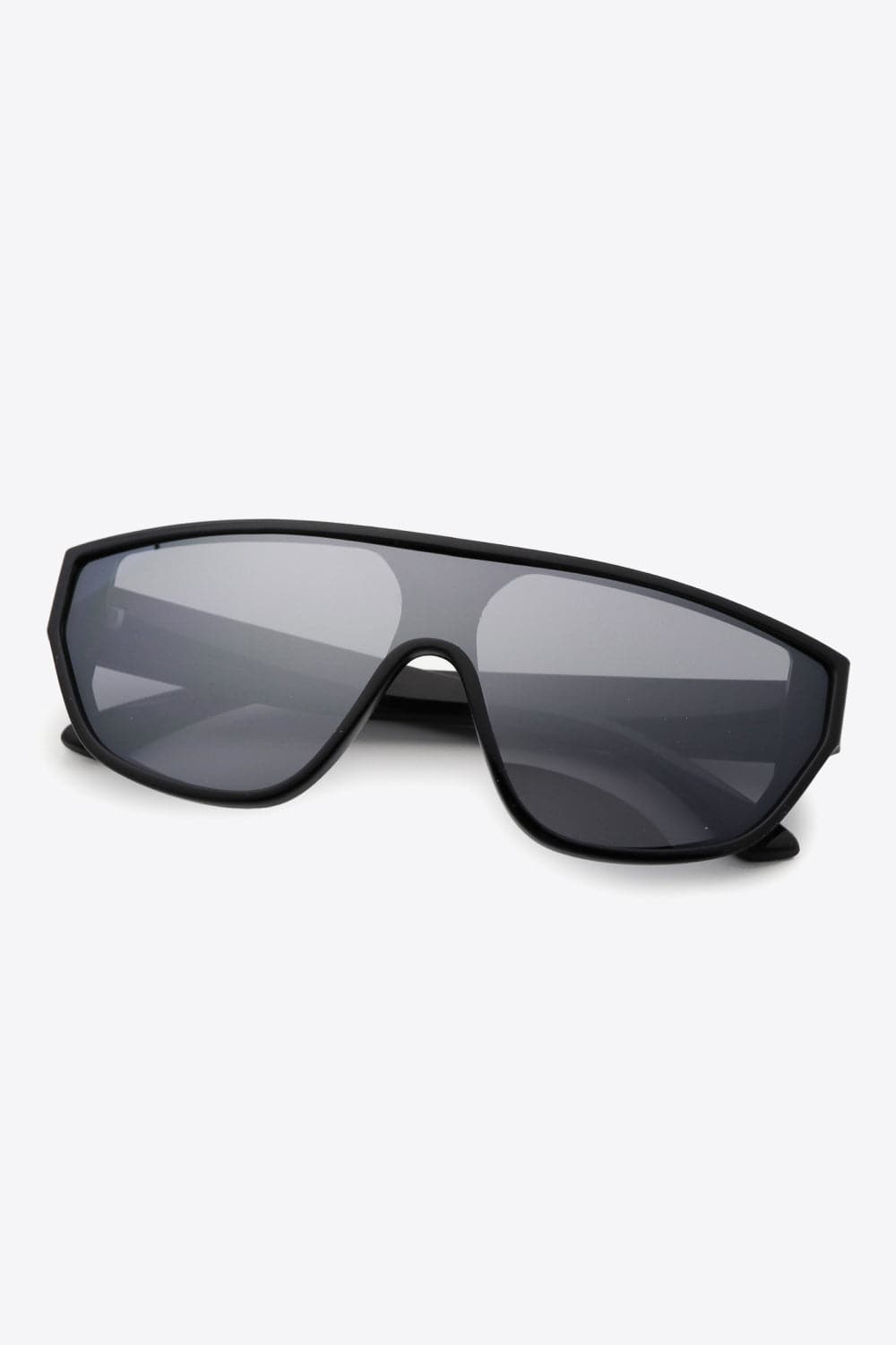 UV400 Polycarbonate Wayfarer Sunglasses.