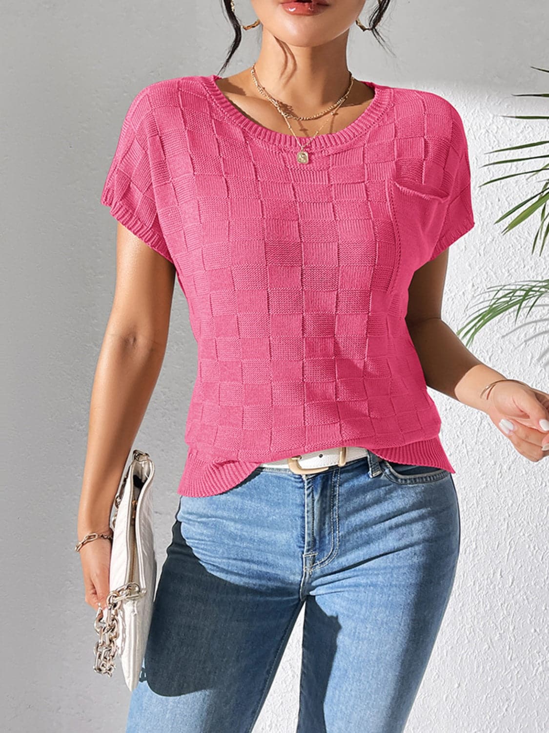 Round Neck Short Sleeve Knit Top.