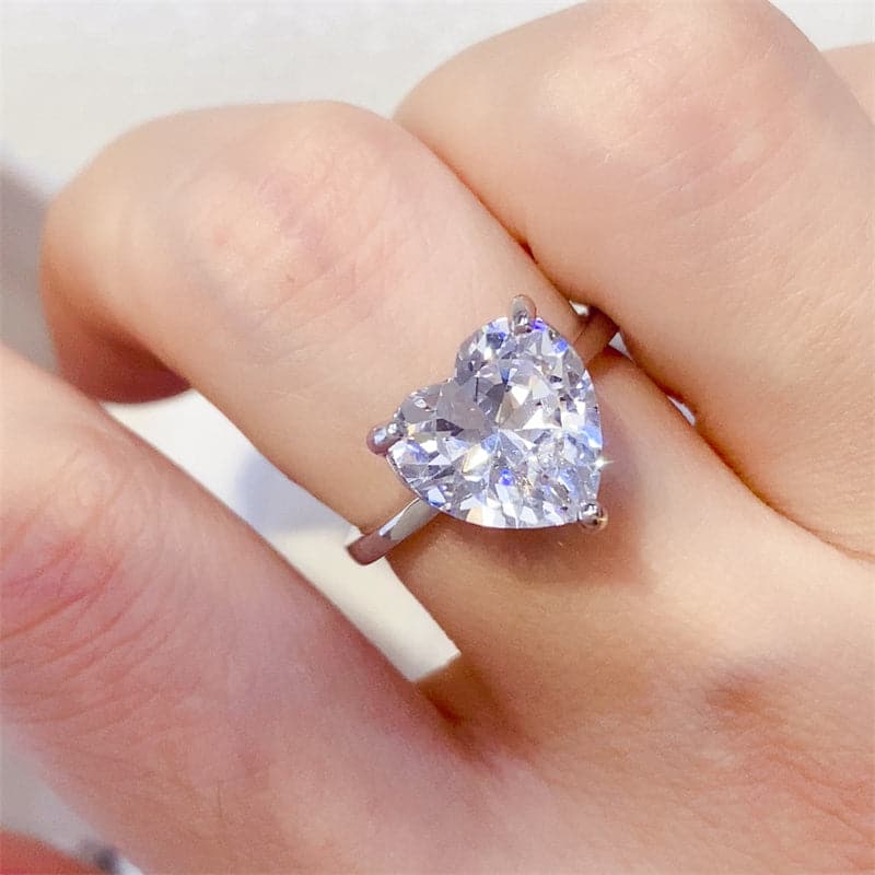 Sparkling 5 carat heart-shaped moissanite ring in 925 sterling silver