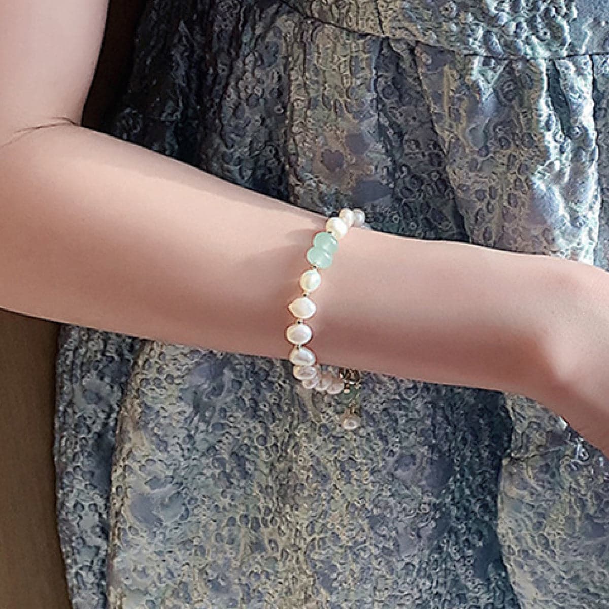 Pearl Green Stone Link Bracelet.