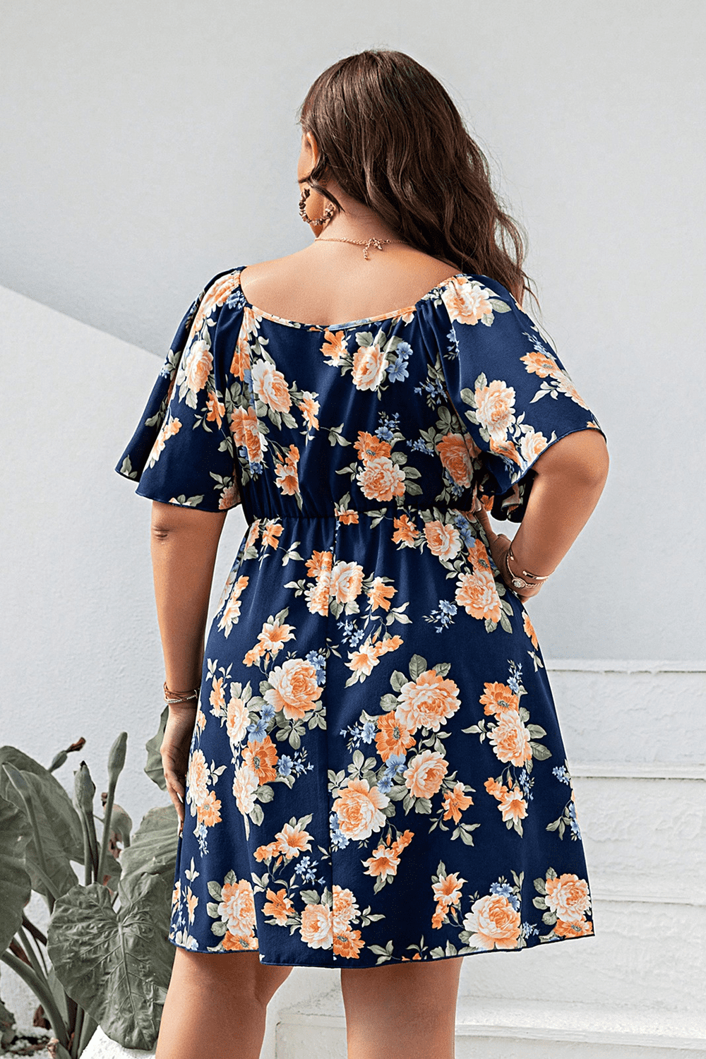 Plus Size Floral Print V-Neck Flutter Sleeve Mini DressUpgrade Your Style with Our Plus Size Floral Print V-Neck Flutter Sleeve Mini Dress!
 
 
Floral Elegance: Stand out in a classy floral pattern that exudes charm and Love Salve -Neck Flutter Sleeve Mini Dressplus