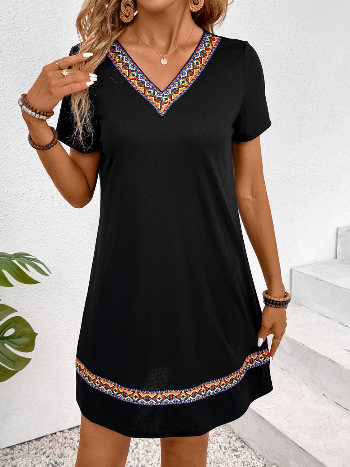 V-Neck Short Sleeve Mini DressFeatures: Basic style
Sheer: Opaque
Stretch: Slightly stretchy
Body: Not lined
Material composition: 95% polyester, 5% elastane
Care instructions: Machine wash cold.Love Salve -Neck Short Sleeve Mini DressCasual Dresses