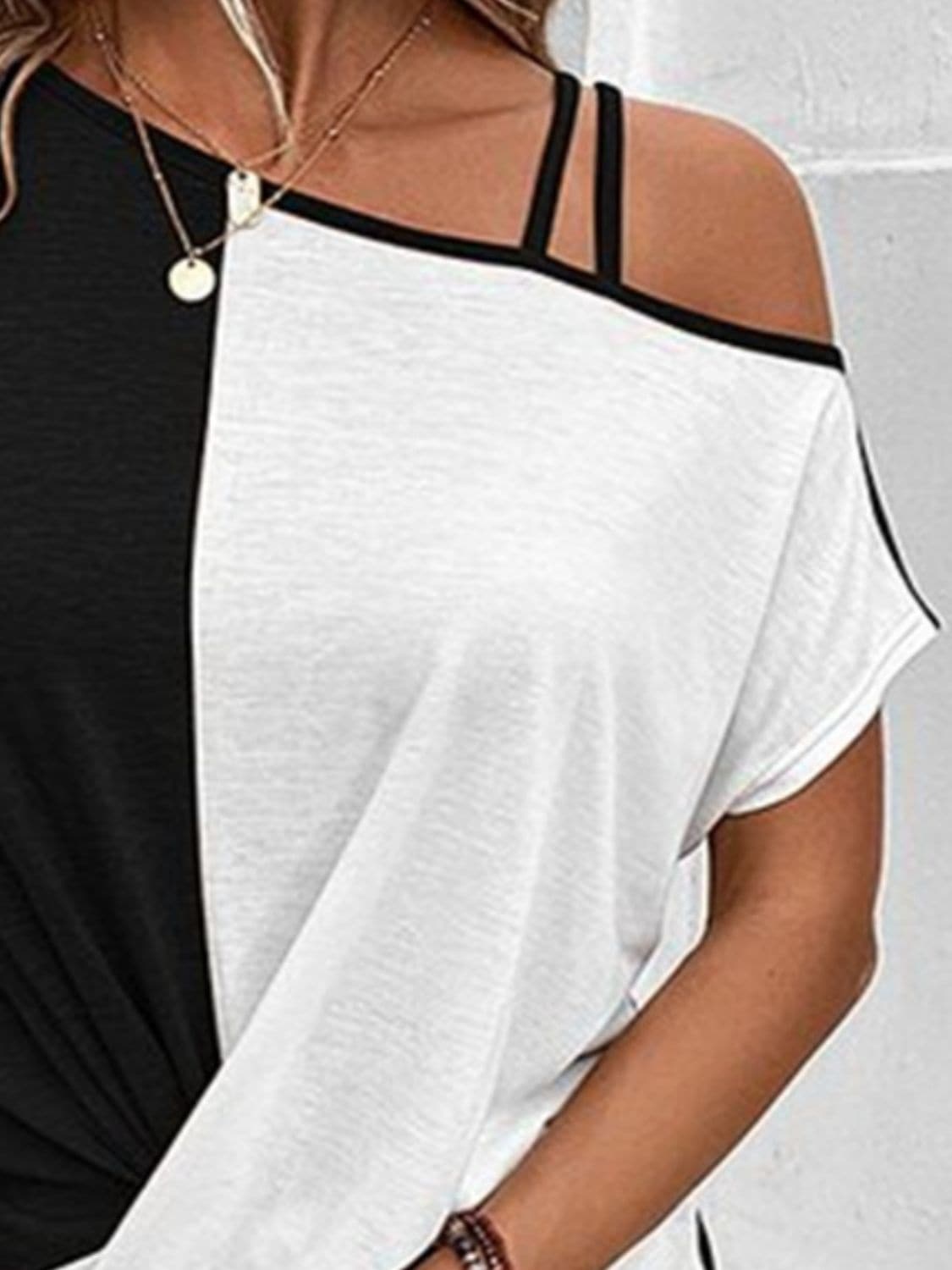 Contrast Asymmetrical Neck Short Sleeve T-Shirt.