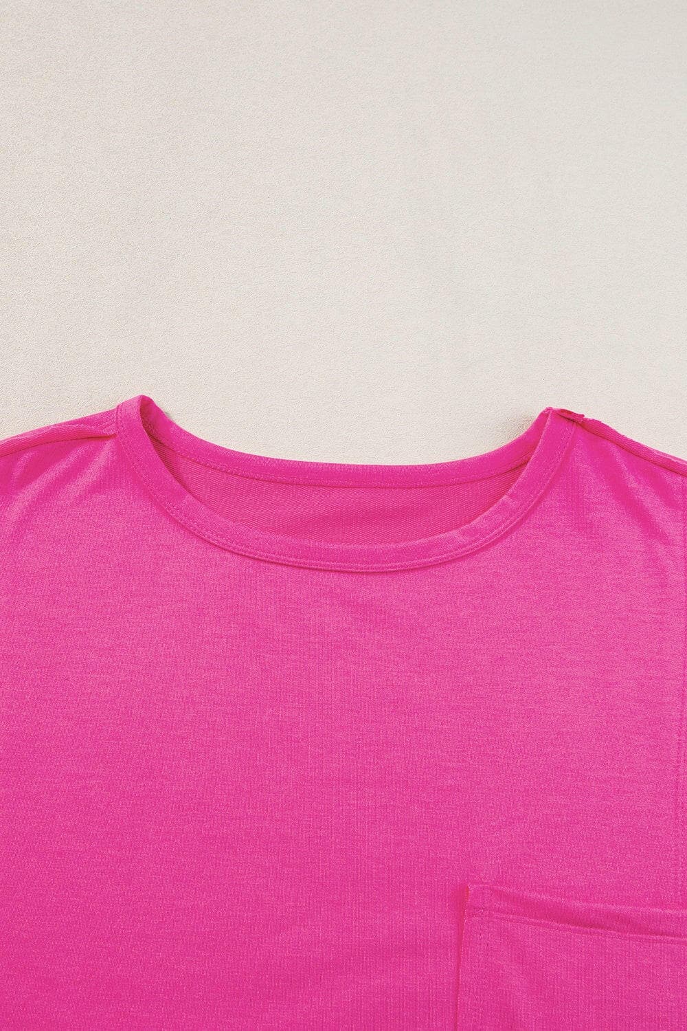 Pocketed Round Neck Short Sleeve T-Shirt.