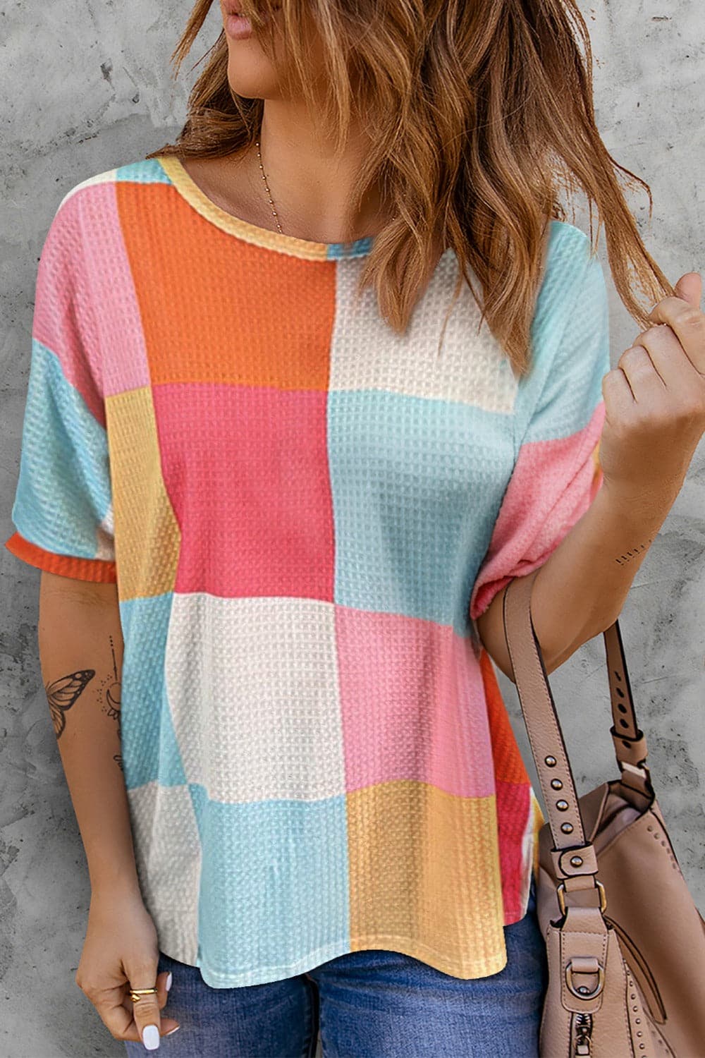 Color Block Round Neck Half Sleeve Top.