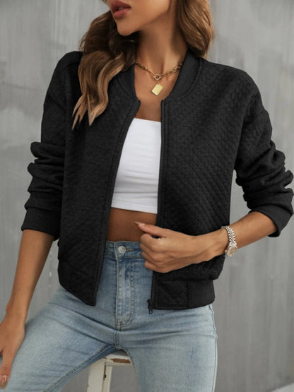 Stylish zip-up long sleeve jacket for all seasons