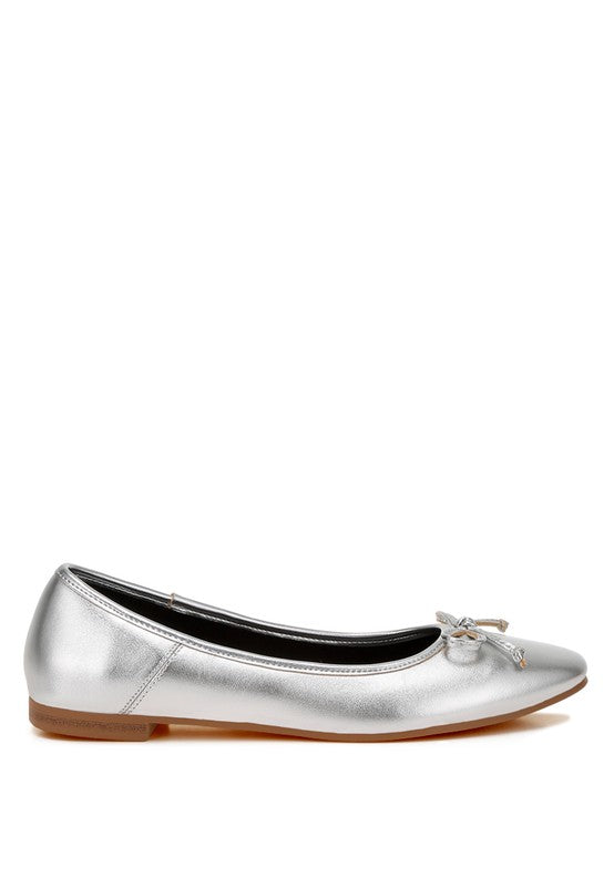 Metallic bow detail flats