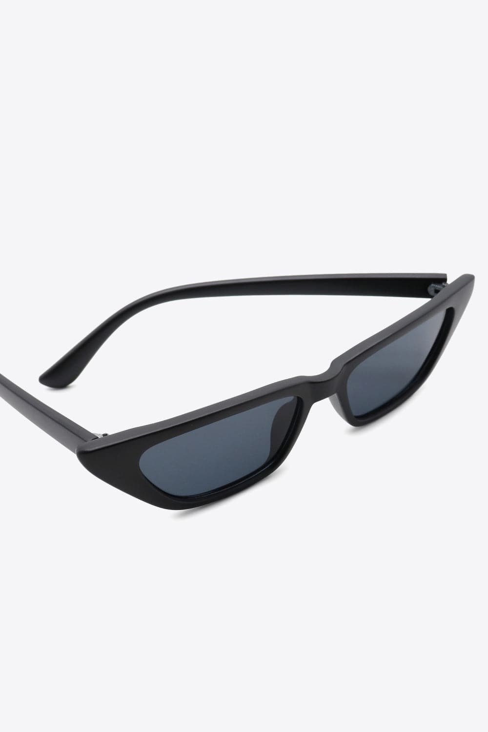 UV400 Polycarbonate Cat Eye Sunglasses.