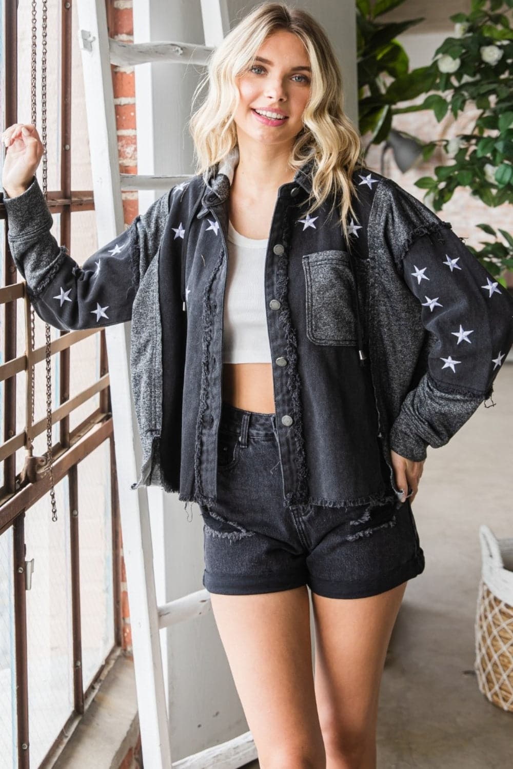 Veveret Star Embroidered Hooded Denim Jacket.