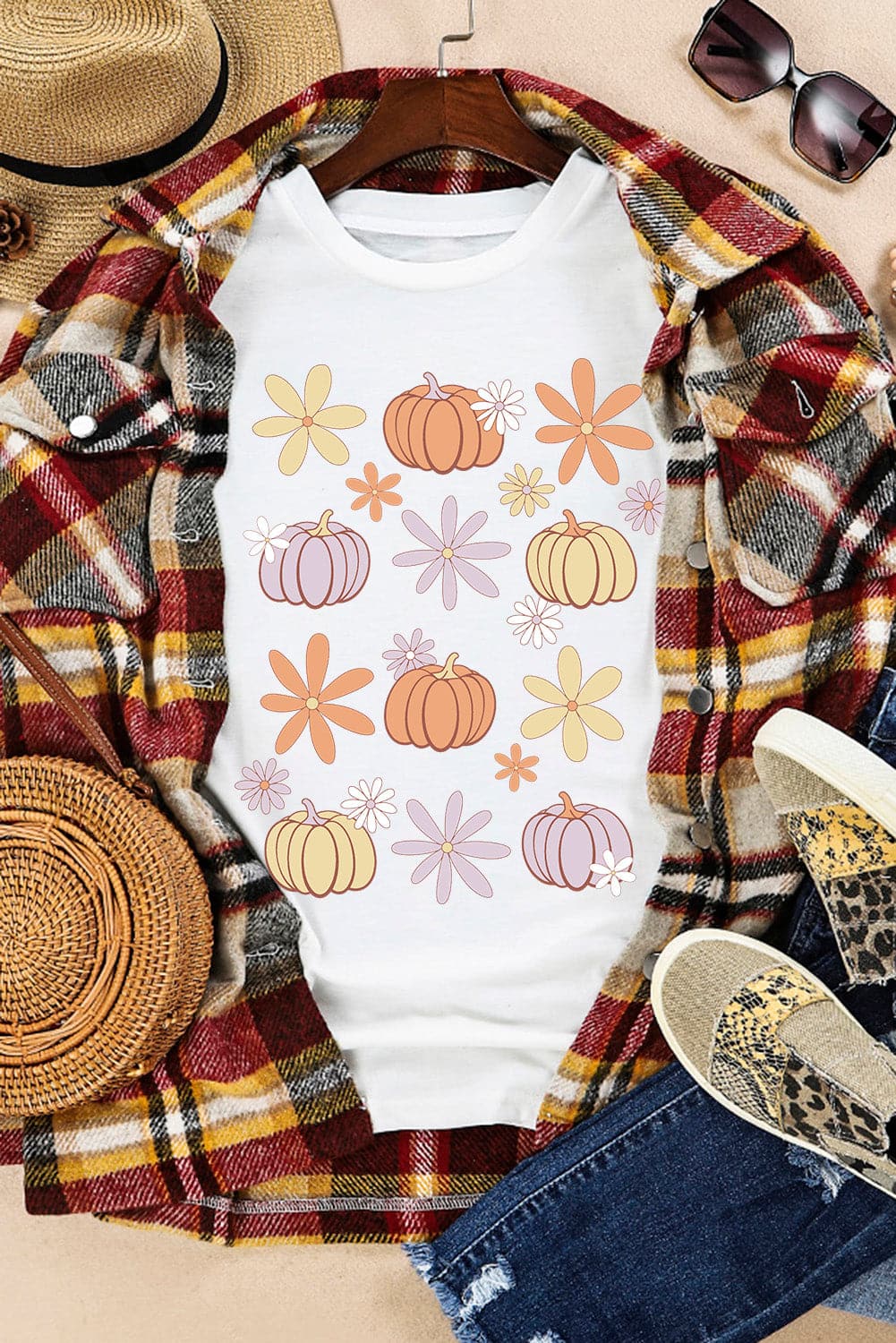 Floral pumpkin graphic short sleeve tee