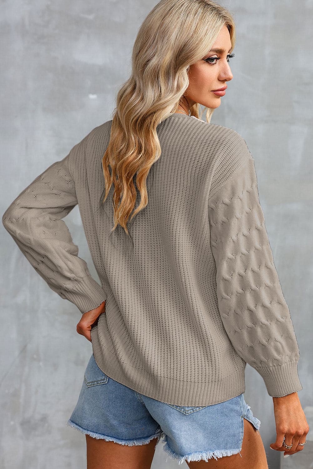 Contrast V-Neck Sweater.