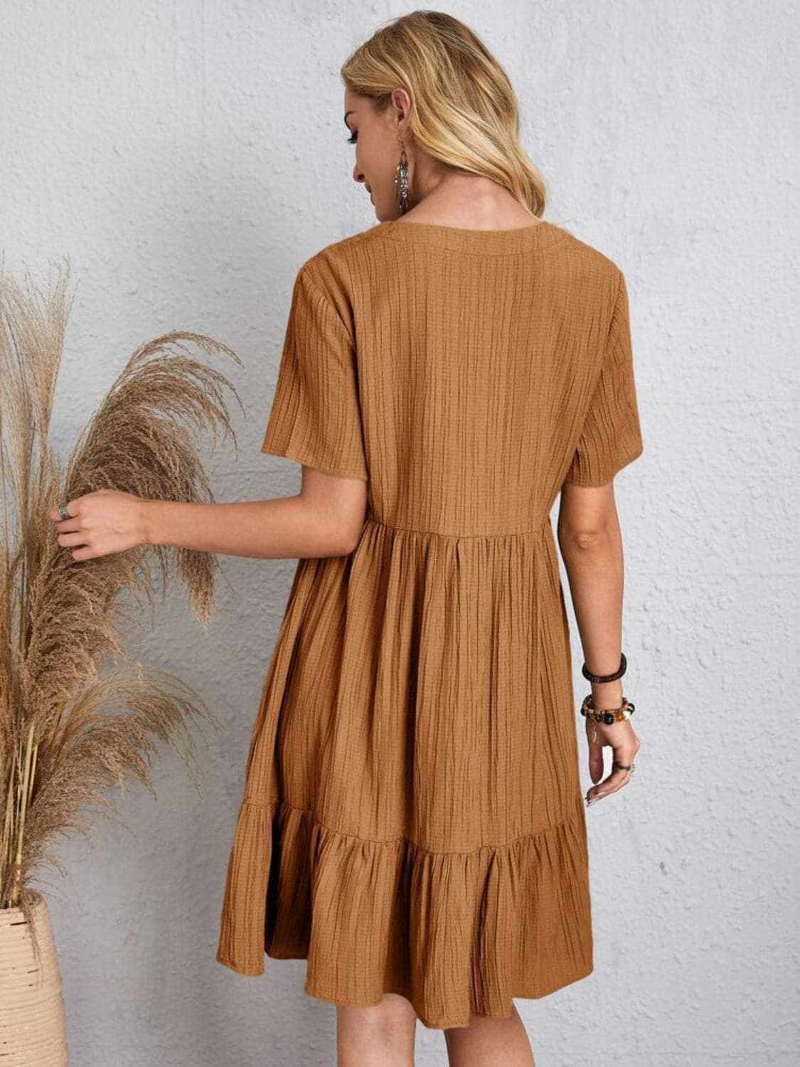 Elegant V-neck dress - 100% polyester - Love Salve 