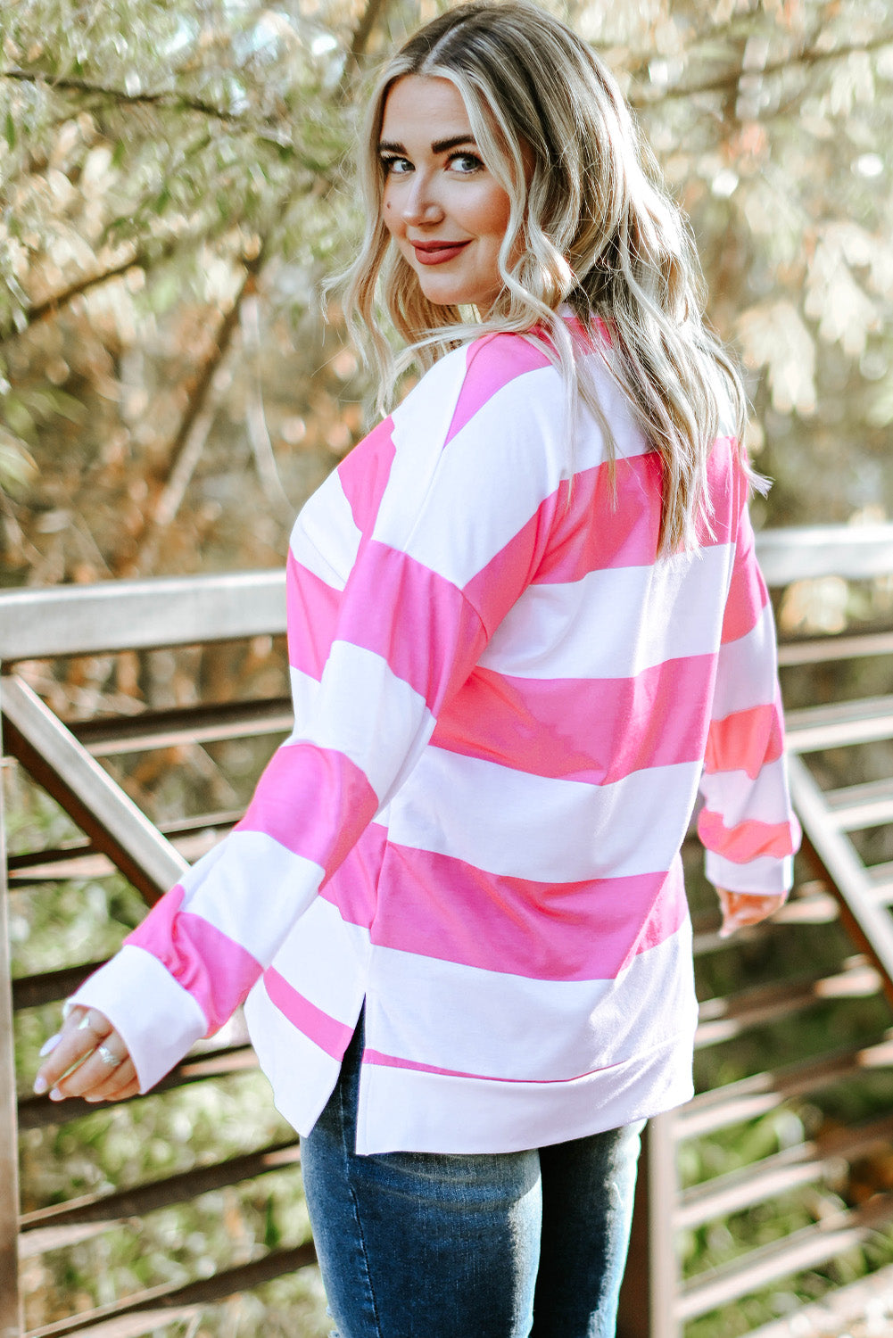 Chic pink striped plus size sweatshirt with stylish side slits