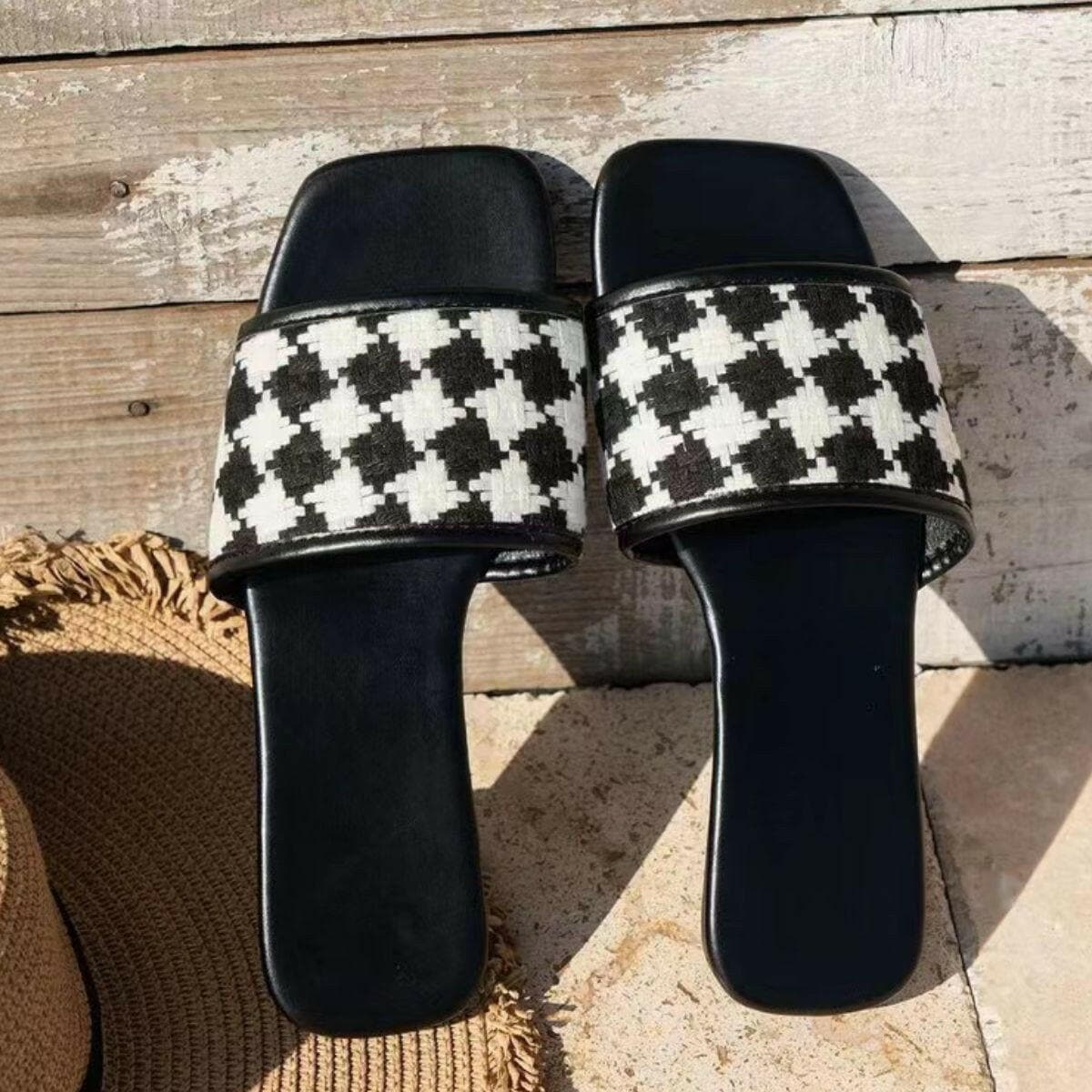 Plaid Open Toe Flat Sandals.