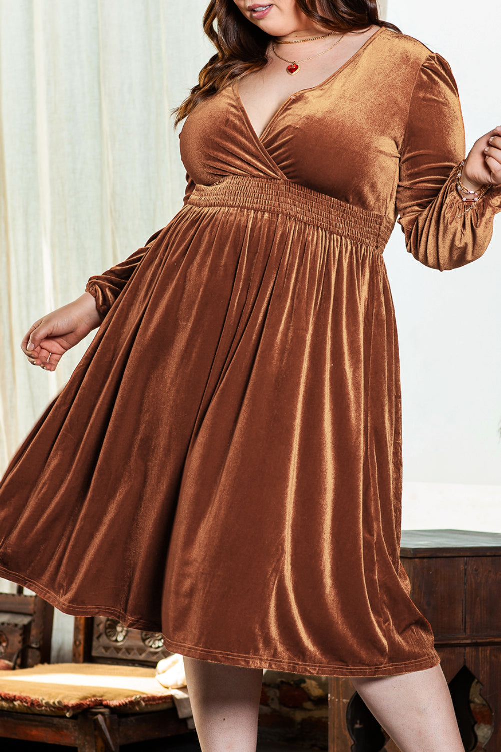 Chic camel velvet dress with surplice V-neck and balloon sleeves