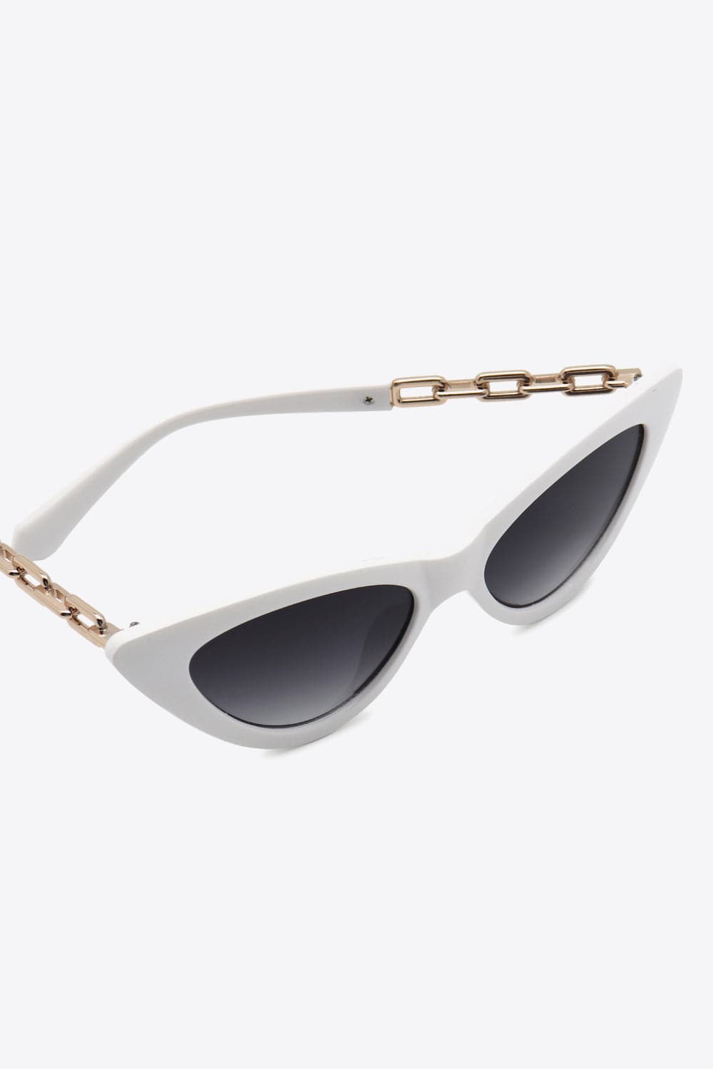 Chain Detail Cat-Eye Sunglasses.