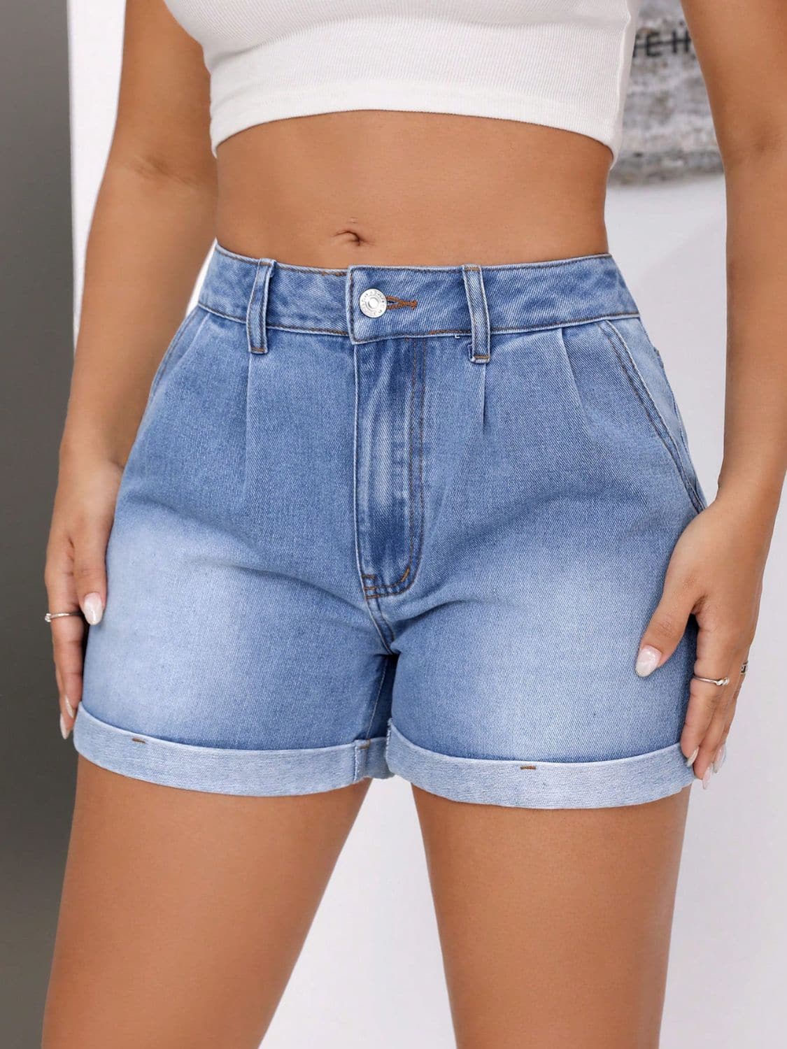 Rolled Hem Mid-Rise Waist Denim Shorts.