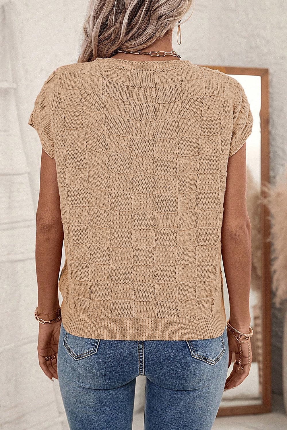 Pocketed Checkered Round Neck Knit Top.