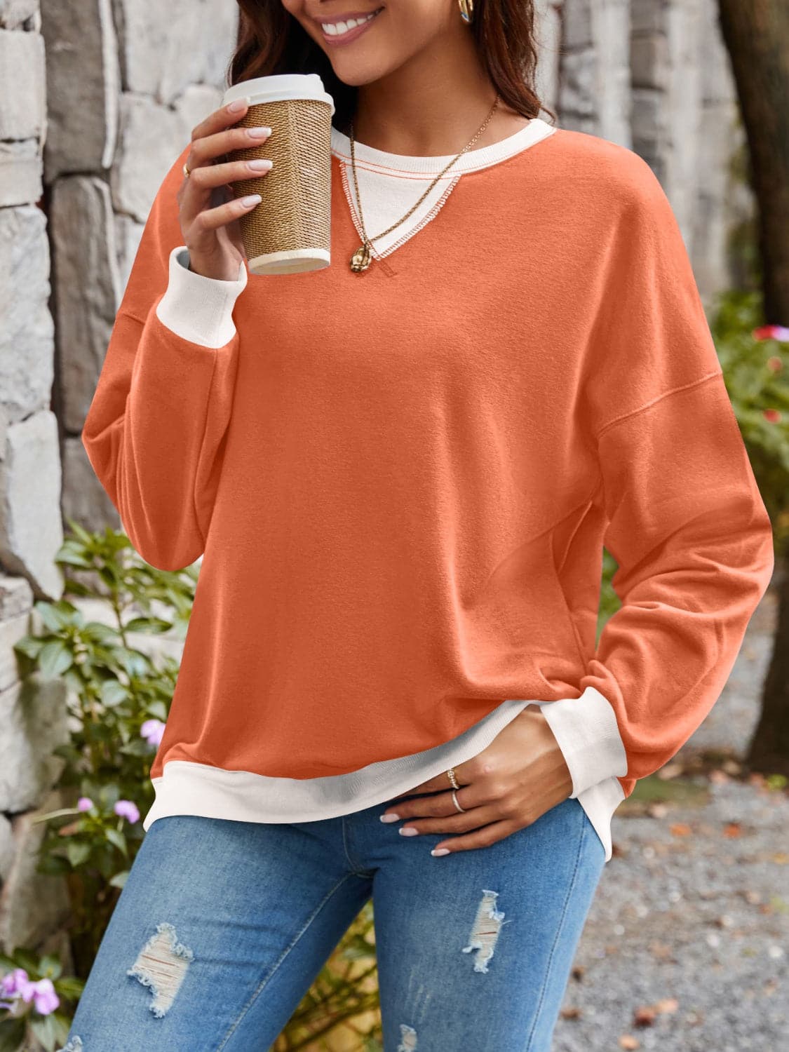 Contrast Round Neck Long Sleeve Sweatshirt.