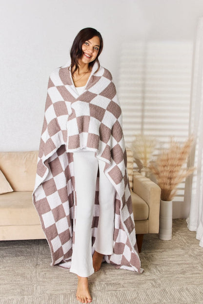 Chic checkered throw blanket for cozy elegance