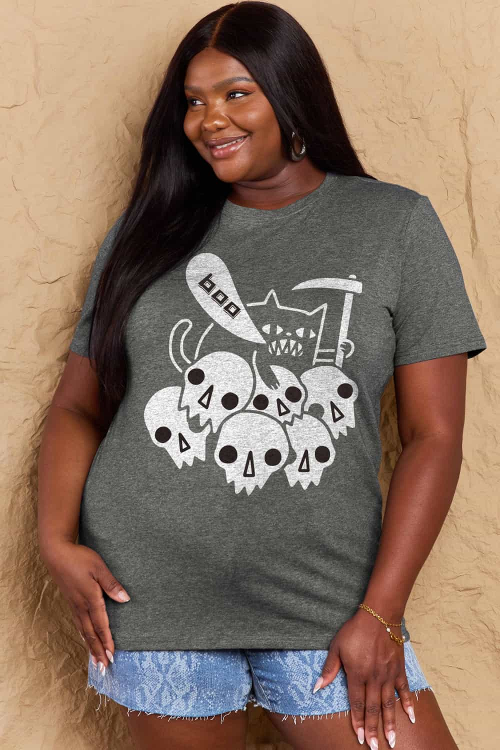 Casual comfort meets Halloween vibes: Graphic Boo cotton t-shirt