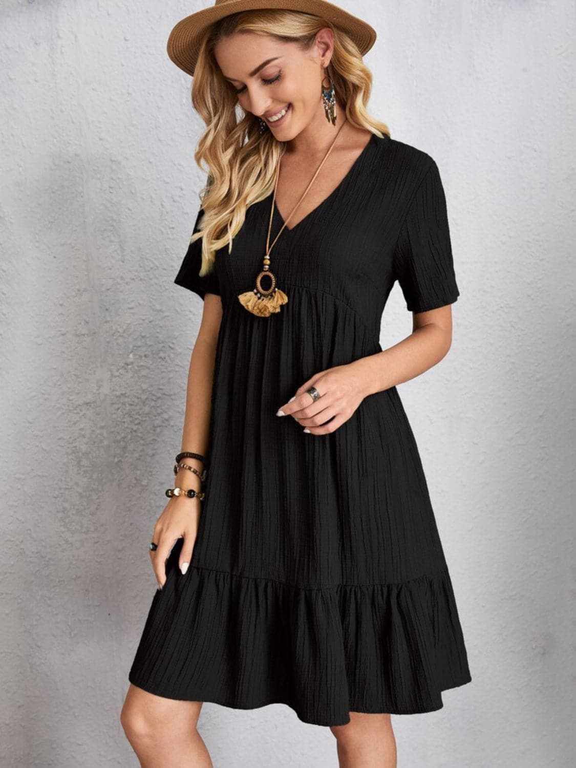 Elegant V-neck dress - 100% polyester - Love Salve 