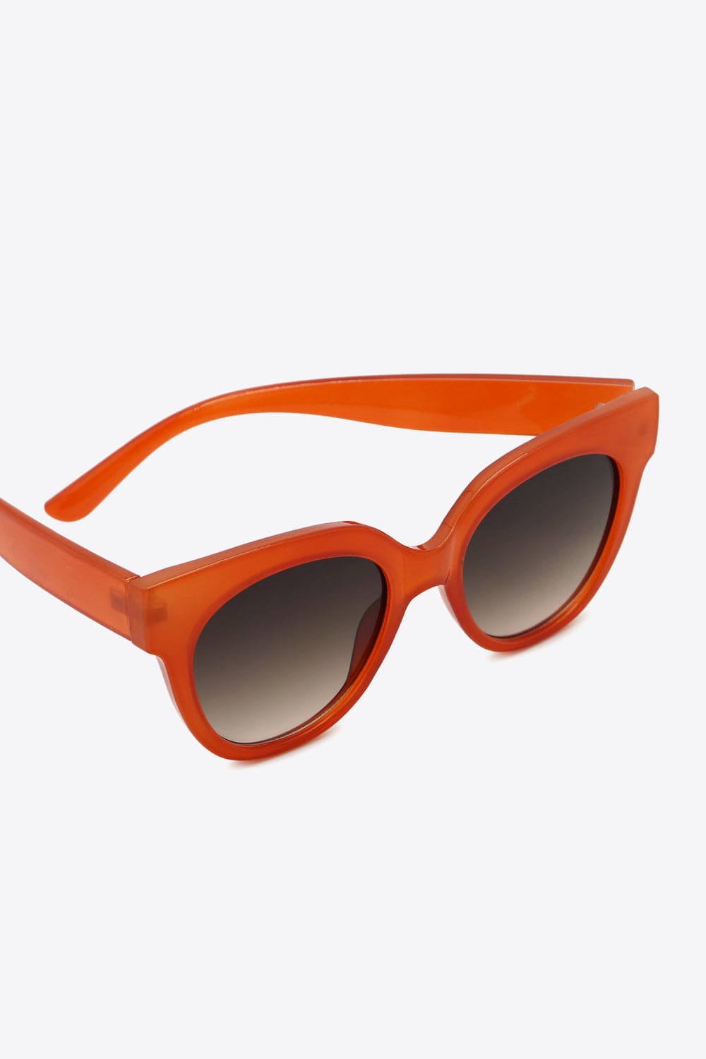 UV400 Polycarbonate Round Sunglasses.