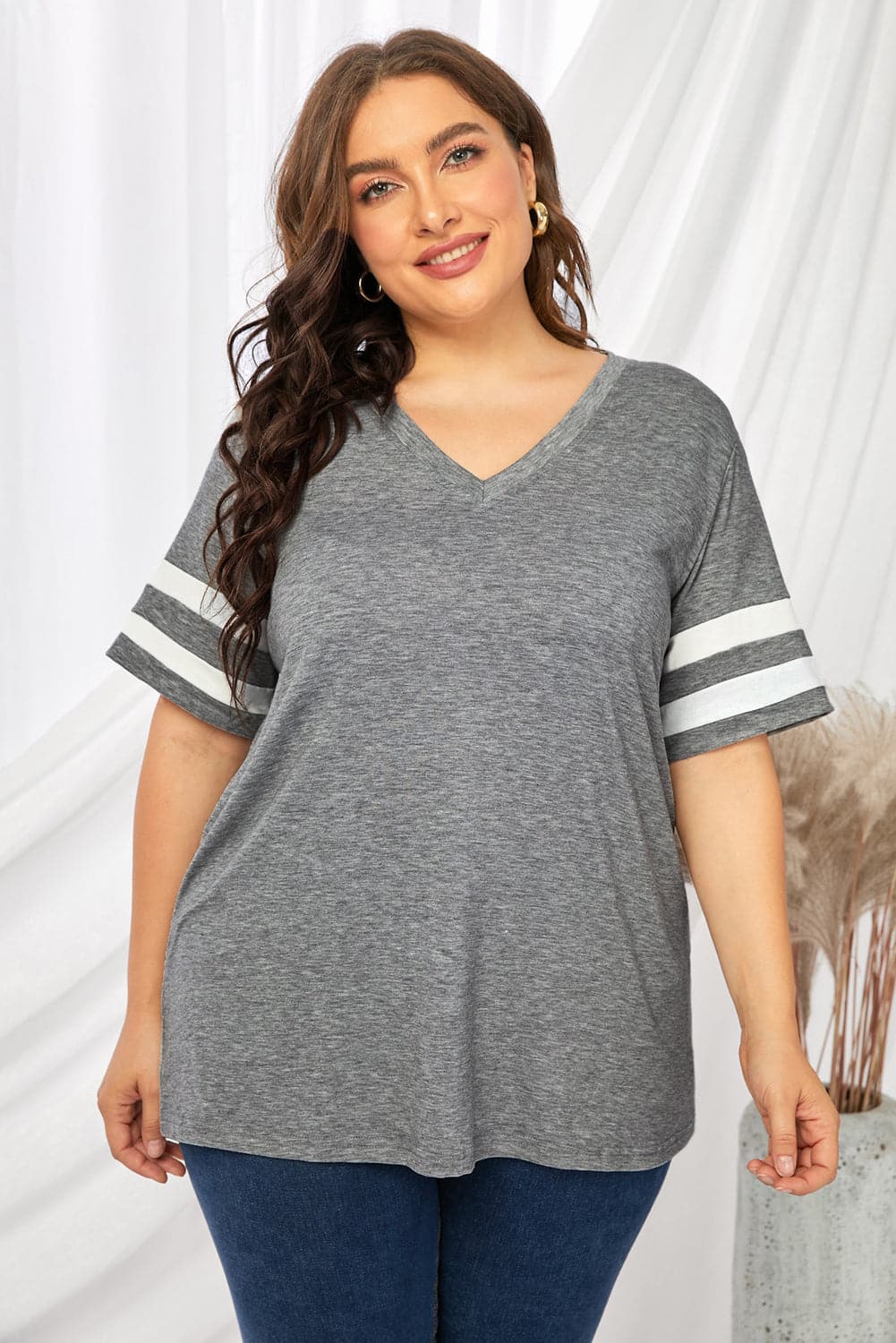 Plus Size Striped V-Neck Tee ShirtPattern type: Contrast
Style: Casual, chic
Features: Basic style
Neckline: V-neck
Length: Regular
Sleeve length: Short sleeves
Sleeve type: Regular sleeves
Sheer: NoLove Salve -Neck Tee Shirtplus