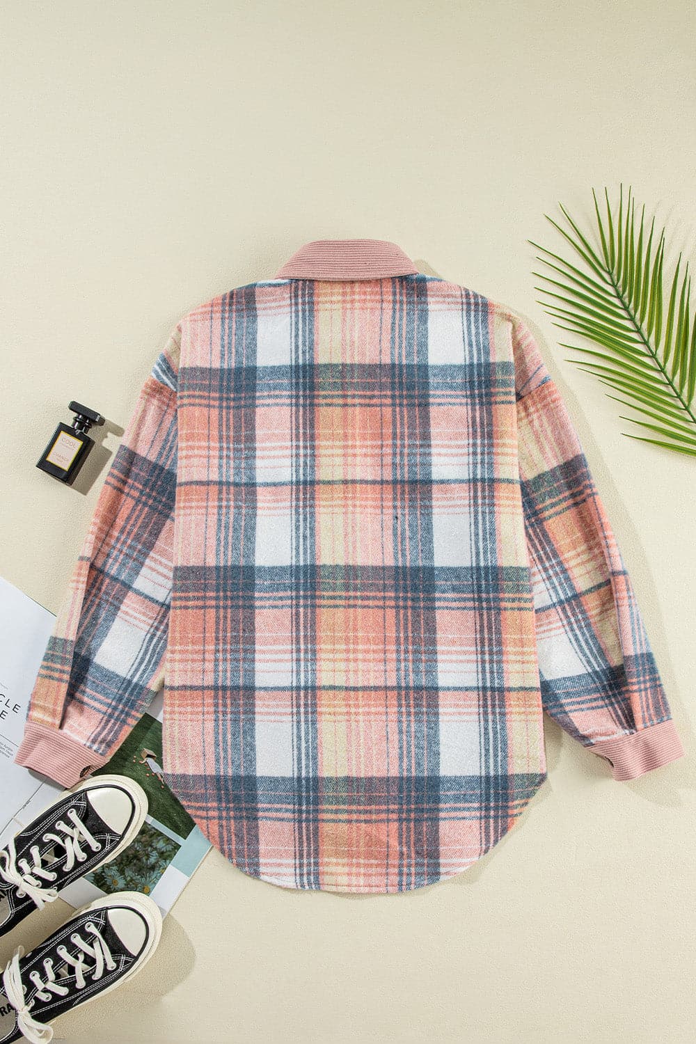 Plaid Button Up Long Sleeve ShacketFeatures: Pocketed
Thickness: Normal
Body: Not lined
Material composition: 100% polyester
Care instructions: Machine wash cold. Tumble dry low.
Imported


Size
US
BuLove Salve Long Sleeve ShacketOuterwear