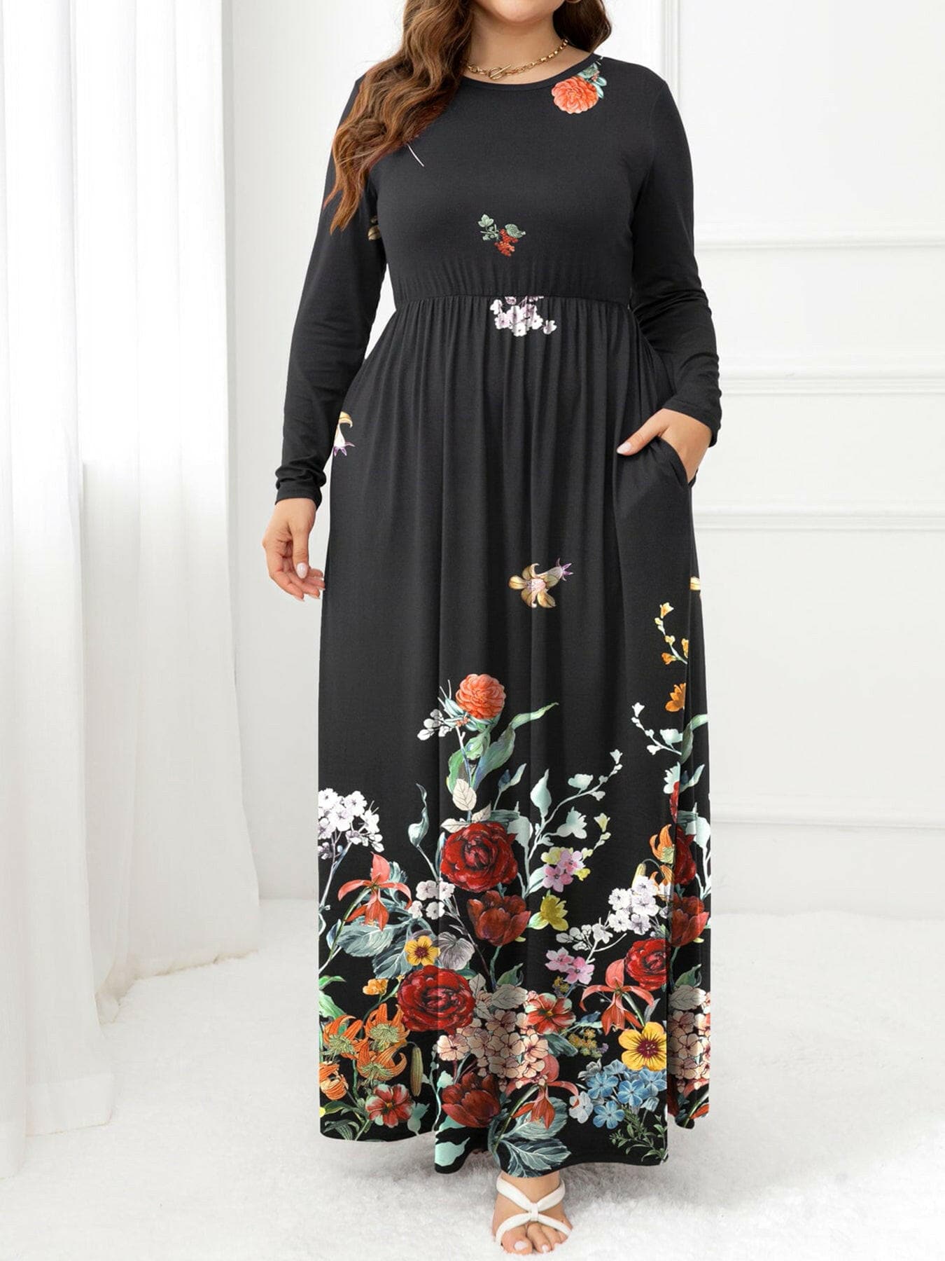 Plus Size Round Neck Maxi Dress with PocketsStay Stylish and Comfortable with Our Plus Size Round Neck Maxi Dress
 
 
Style: Casual
 
Neckline: Round neck
 
Length: Maxi
 
Features: Basic style with A-line hemLove Salve Size Round Neck Maxi Dressplus