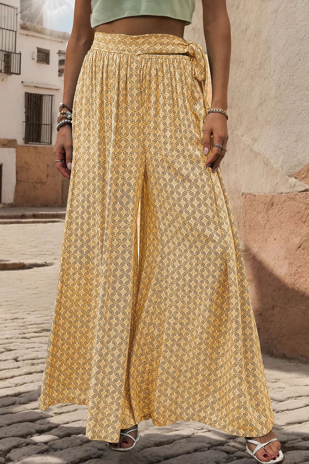 Printed Tied Wide Leg Pants.