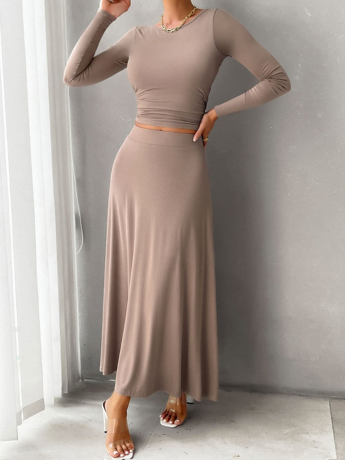 Chic and Stretchy Round Neck Top and Skirt Ensemble