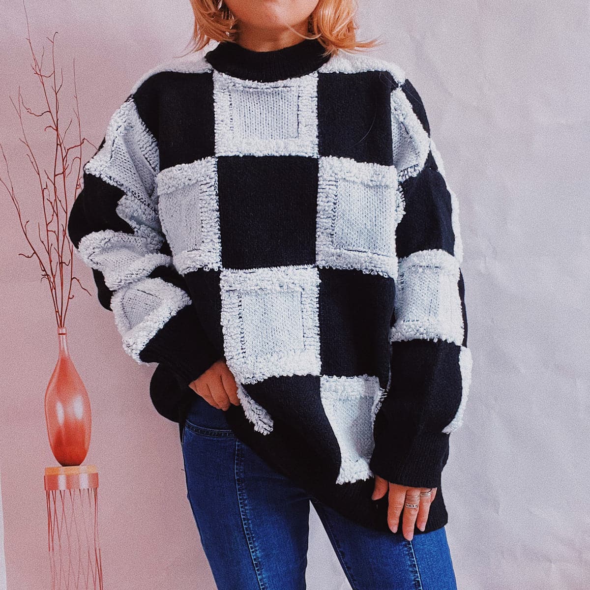 Checkered Round Neck Long Sleeve Sweater.