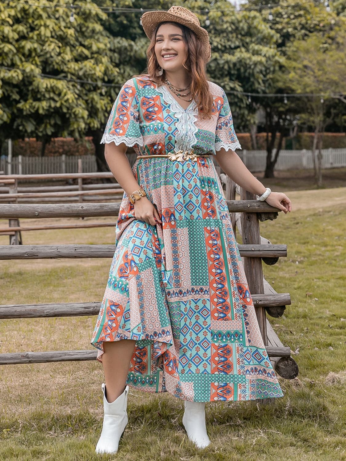 Plus Size Lace Detail Printed Half Sleeve Midi Dress.