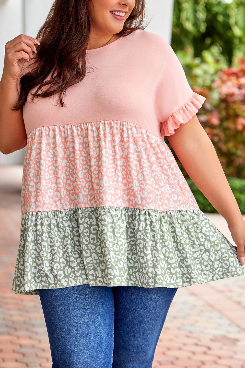 Chic pink ruffled leopard splicing flowy plus size top