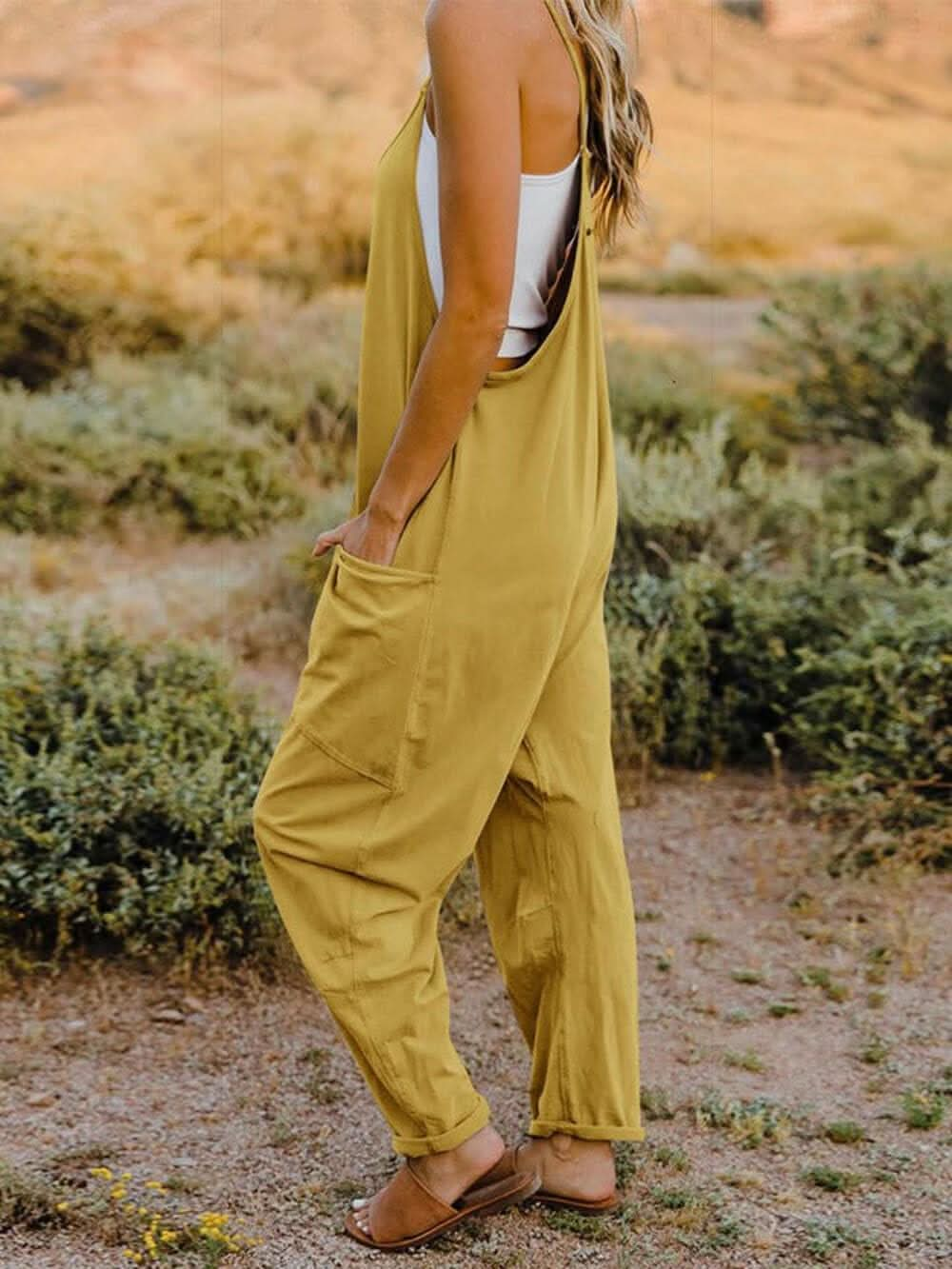 Effortless elegance: Sleeveless V-neck pocket jumpsuit