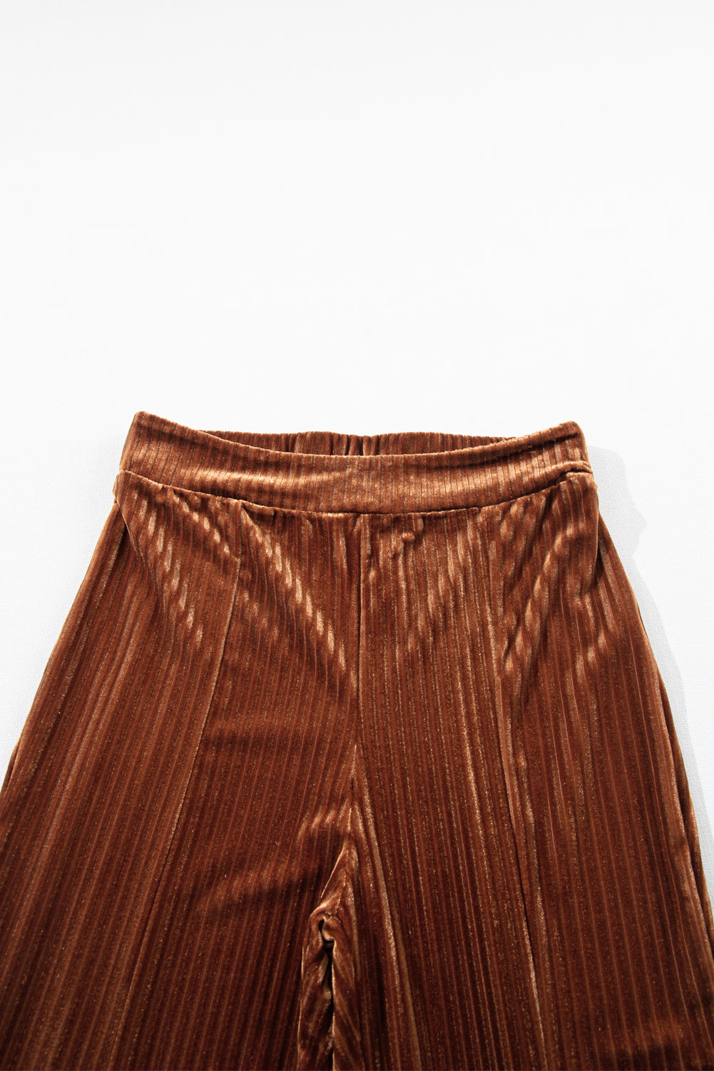 Chic high-waisted flare corduroy pants in chestnut brown