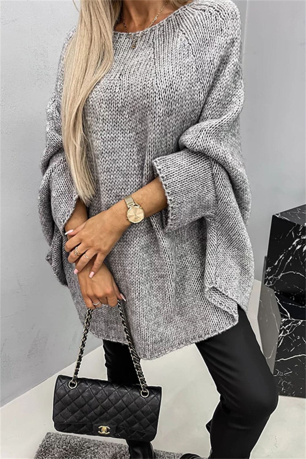 Round Neck Batwing Sleeve Sweater.