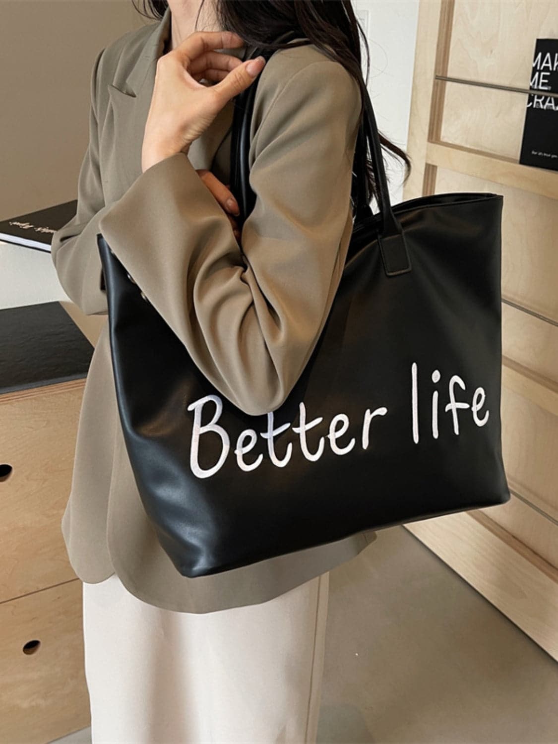 Spacious pu leather tote bag