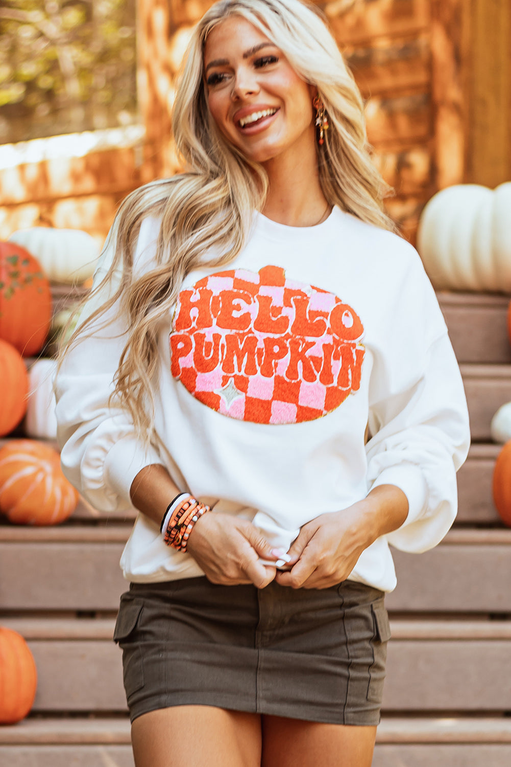 Autumn vibes: White pumpkin patch pullover sweatshirt