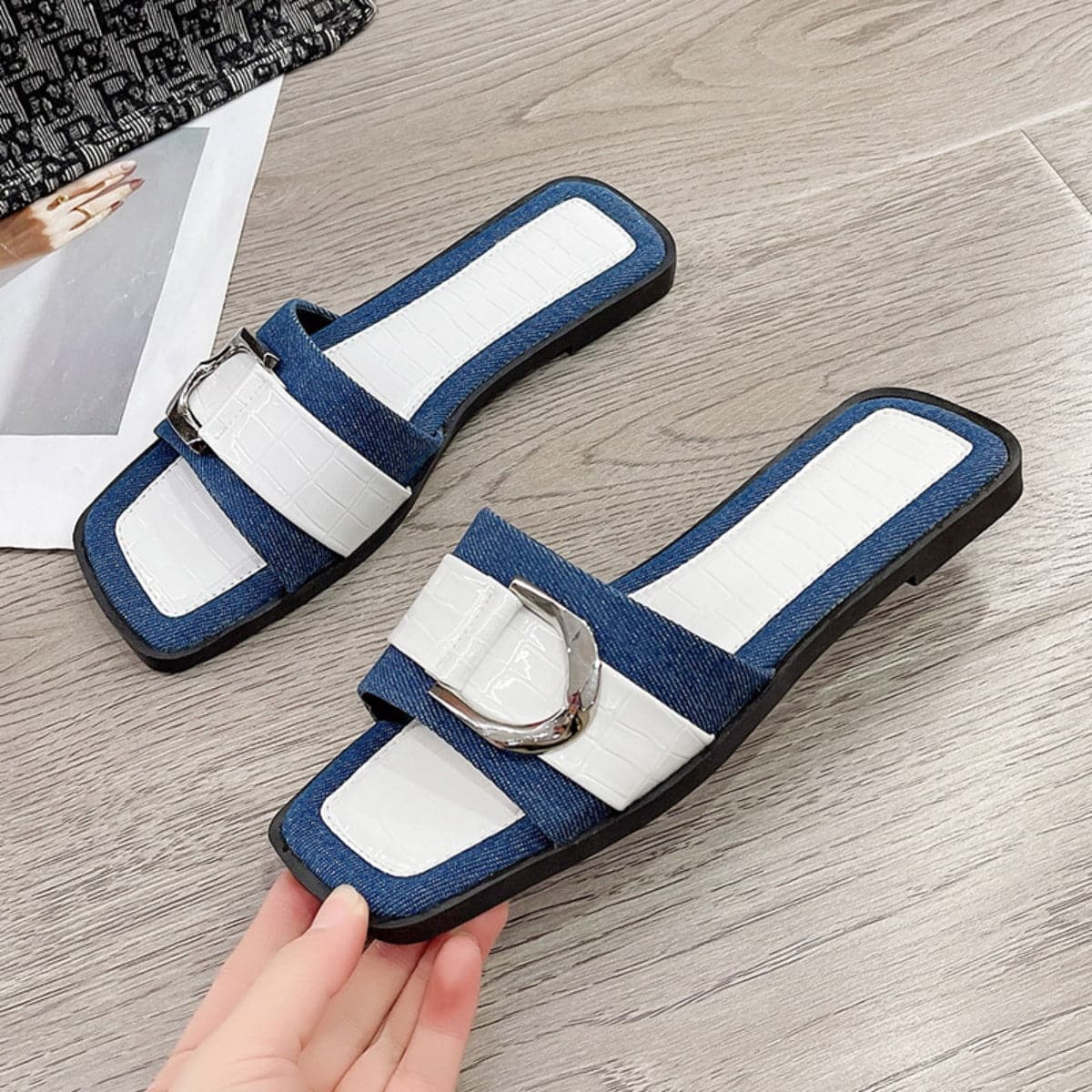 Buckle Trim Open Toe Sandals.