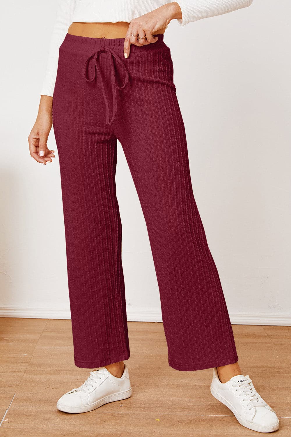 Textured Elastic Waist Straight Pants.