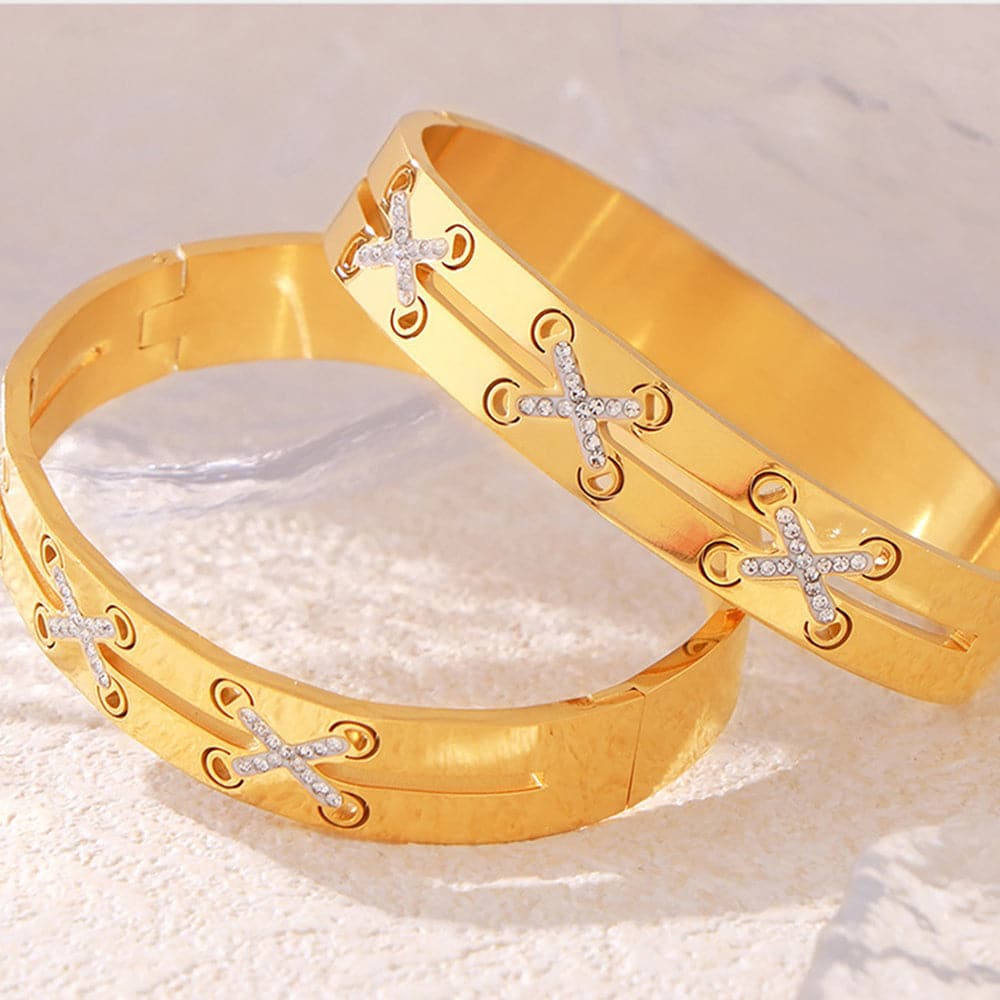 Elegant 18K gold-plated bracelet with sparkling Czech diamonds