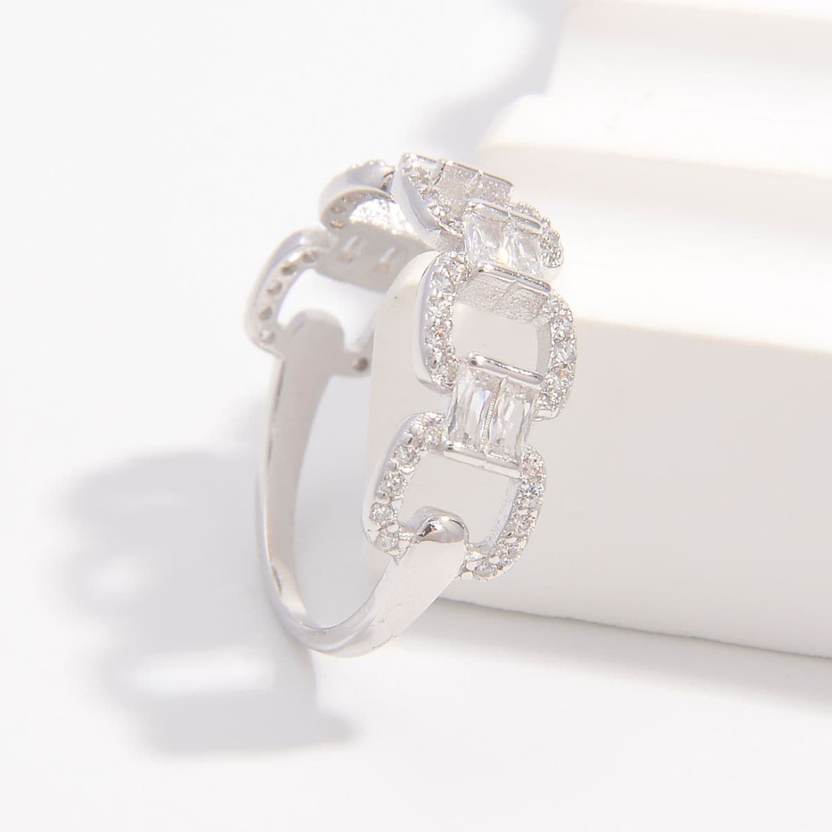 925 Sterling Silver Zircon Cutout Ring.