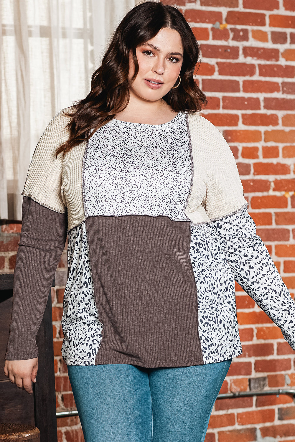 Chic brown leopard patchwork plus size top in waffle ribbed knit